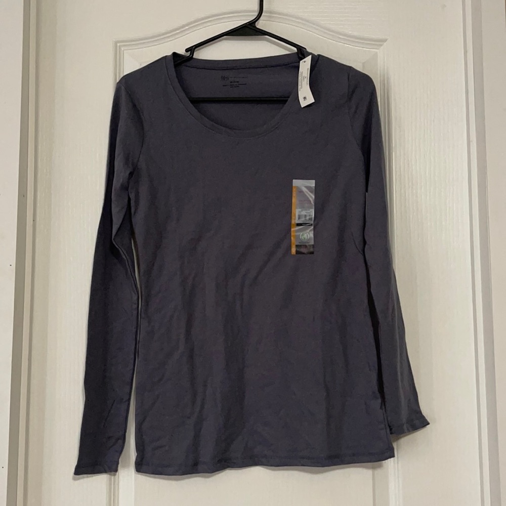 NEW WITH TAGS women’s grey long sleeve